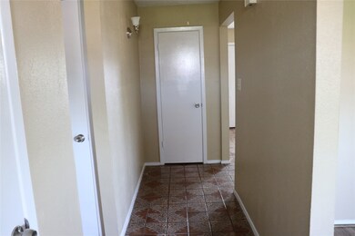 1 Casa Grande Dr unit 1, Houston, TX 77060 - photo 4