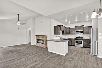 13618 Bradford St, Horizon City, TX 79928 - photo 5