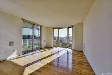 another view of the open living area... terrace to