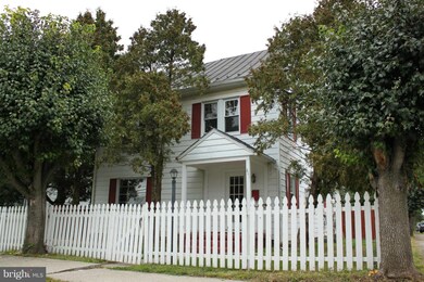 401 Preston St, Charles Town, WV 25414 - photo 3