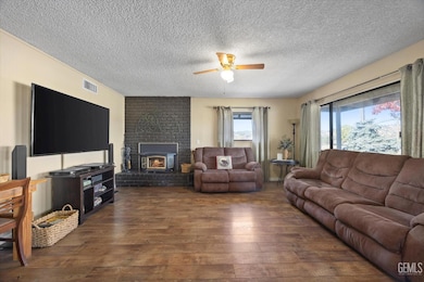 28200 Stallion Springs Dr, Tehachapi, CA 93561 - photo 6