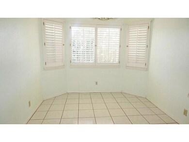 10629 Sombra Verde Dr, El Paso, TX 79935 - photo 5