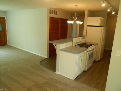 201 Erieview Blvd, Sheffield Lake, OH 44054 - photo 6