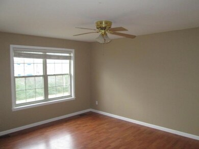 120 Batey Cir, Dickson, TN 37055 - photo 4