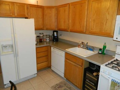 246 Nantucket Harbor unit 100, Schaumburg, IL 60193 - photo 4