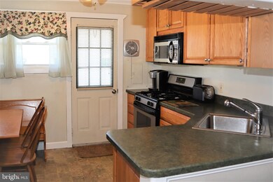 110 Rutledge Ave, Ewing, NJ 08618 - photo 5