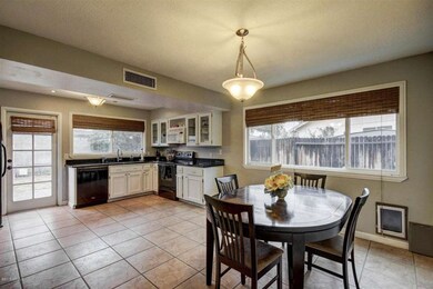 1811 N Dakota St, Chandler, AZ 85225 - photo 4