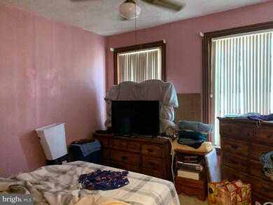 713 Locust St, Reading, PA 19604 - photo 7