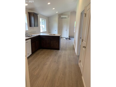 3544 Hickory Ave, Eugene, OR 97401 - photo 2