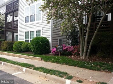 10020 Oakton Terrace Rd unit 10020, Oakton, VA 22124 - photo 2