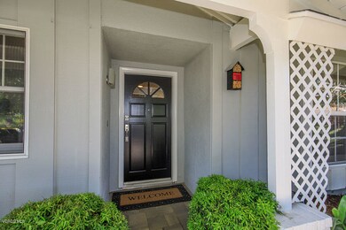 261 Whitworth St-6