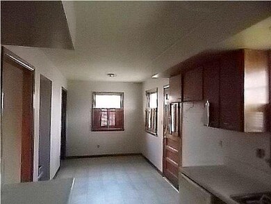 Extra Eating/Dinning Space in the Kitchen