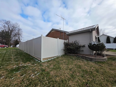 303 W Medcalf St, Dale, IN 47523 - photo 2