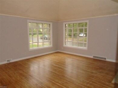 3549 Harvey Rd, Cleveland Heights, OH 44118 - photo 5