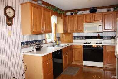 13208 Foxbrush Ln, Grabill, IN 46741 - photo 6