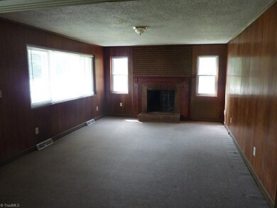 5616 Trotter Country Rd, High Point, NC 27263 - photo 2