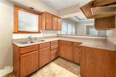 7041 Walrond Ave, Kansas City, MO 64132 - photo 6