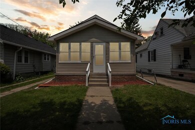 1746 Mansfield Rd, Toledo, OH 43613 - photo 2