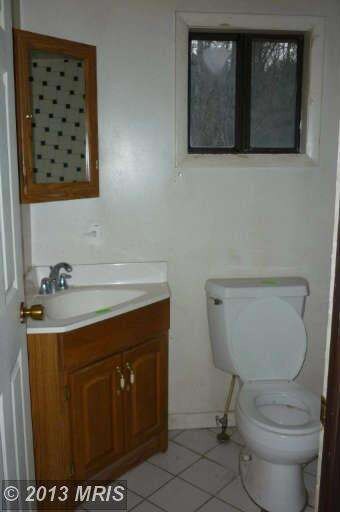 351 Tall Pine Ln, Gerrardstown, WV 25420 - photo 4