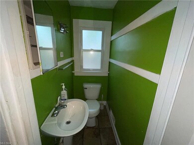 3348 Altamont Ave, Cleveland, OH 44118 - photo 4