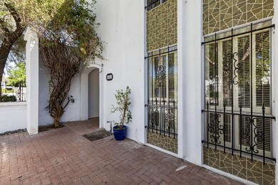 002_Courtyard