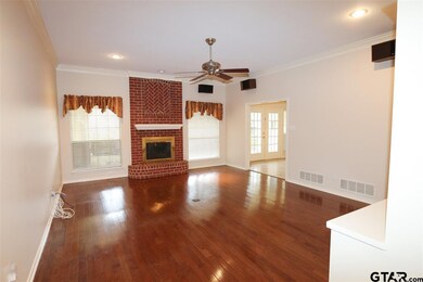 802 Cedar Creek Dr, Tyler, TX 75703 - photo 4