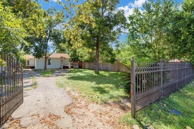 4018 Darwin St, Houston, TX 77093 - photo 2