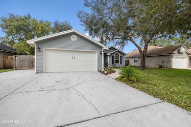 12358 Carriage Crossing Ct, Jacksonville, FL 32258 - photo 3