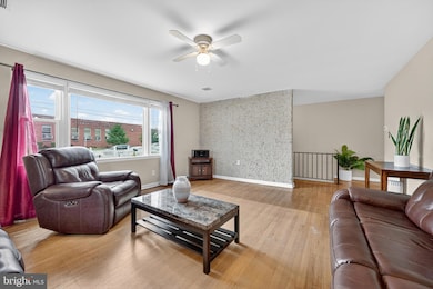 1910 Kent Village Dr, Hyattsville, MD 20785 - photo 4