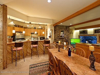 Kitchen & Dining Area