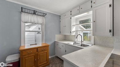 308 E Van Buren St, Washington, IA 52353 - photo 6