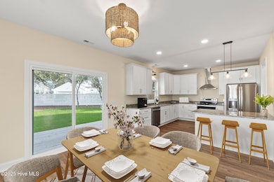 Central dining space - Virtually Staged
