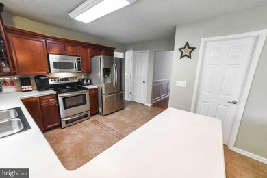 43905 Honeysuckle Way, California, MD 20619 - photo 4