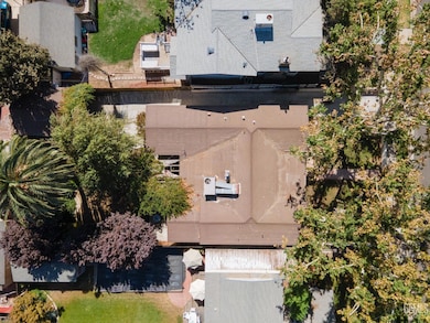 160 Oleander Ave, Bakersfield, CA 93304 - photo 2