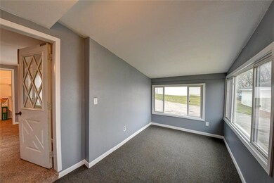 12 33rd Ave SW, Cedar Rapids, IA 52404 - photo 4