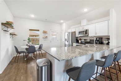 956 E Starling St, Fayetteville, AR 72701 - photo 4