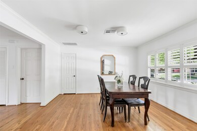 6214 Grovewood Ln, Houston, TX 77008 - photo 4