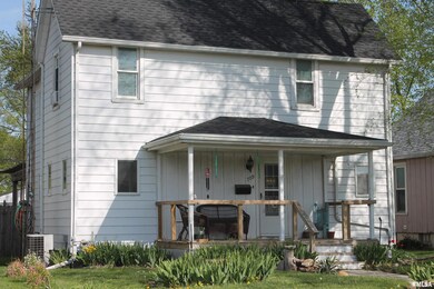 709 N Sherman St, Lincoln, IL 62656 - photo 2