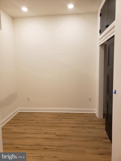 141 Krams Ave unit 5, Philadelphia, PA 19127 - photo 5