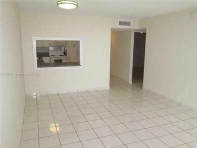 Samari Lake unit 2309, Hialeah, FL 33016 - photo 4