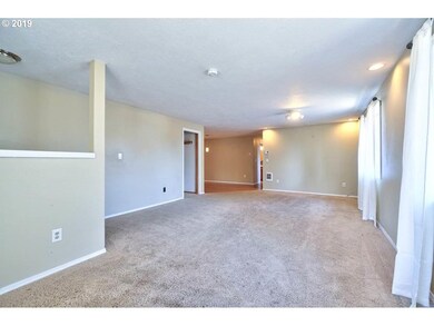 315 SW Harrison St, Sheridan, OR 97378 - photo 5