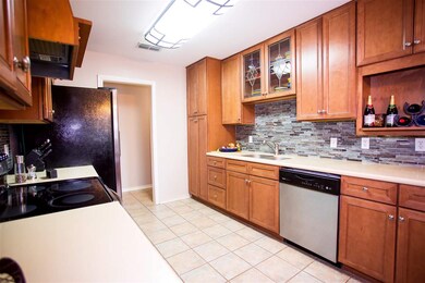 203 Oriole Ln, Laredo, TX 78045 - photo 6