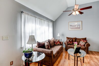 005_Living Room
