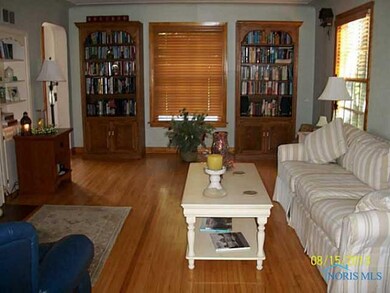 317 W Holland St, Archbold, OH 43502 - photo 4