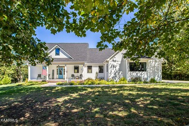 03_AmohiWay_179_Front