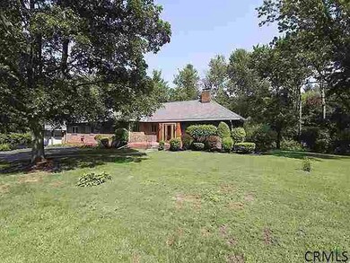 1038 Mohegan Rd, Schenectady, NY 12309 - photo 2