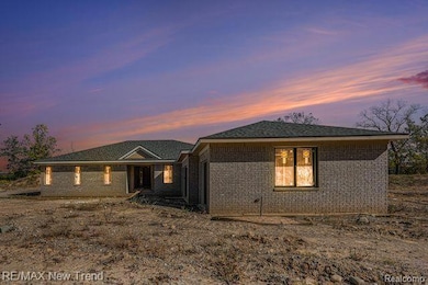 30526 Birchway Dr, Franklin, MI 48025 - photo 2