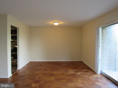 6011 Emerson St unit 409, Bladensburg, MD 20710 - photo 7