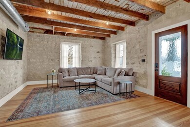 109 S Edison St, Fredericksburg, TX 78624 - photo 4