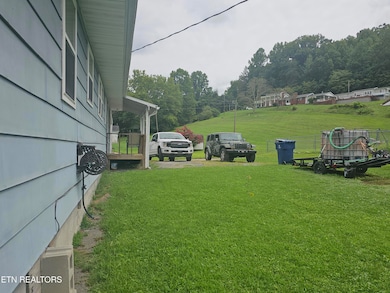 101 Earle Ln, Middlesboro, KY 40965 - photo 4